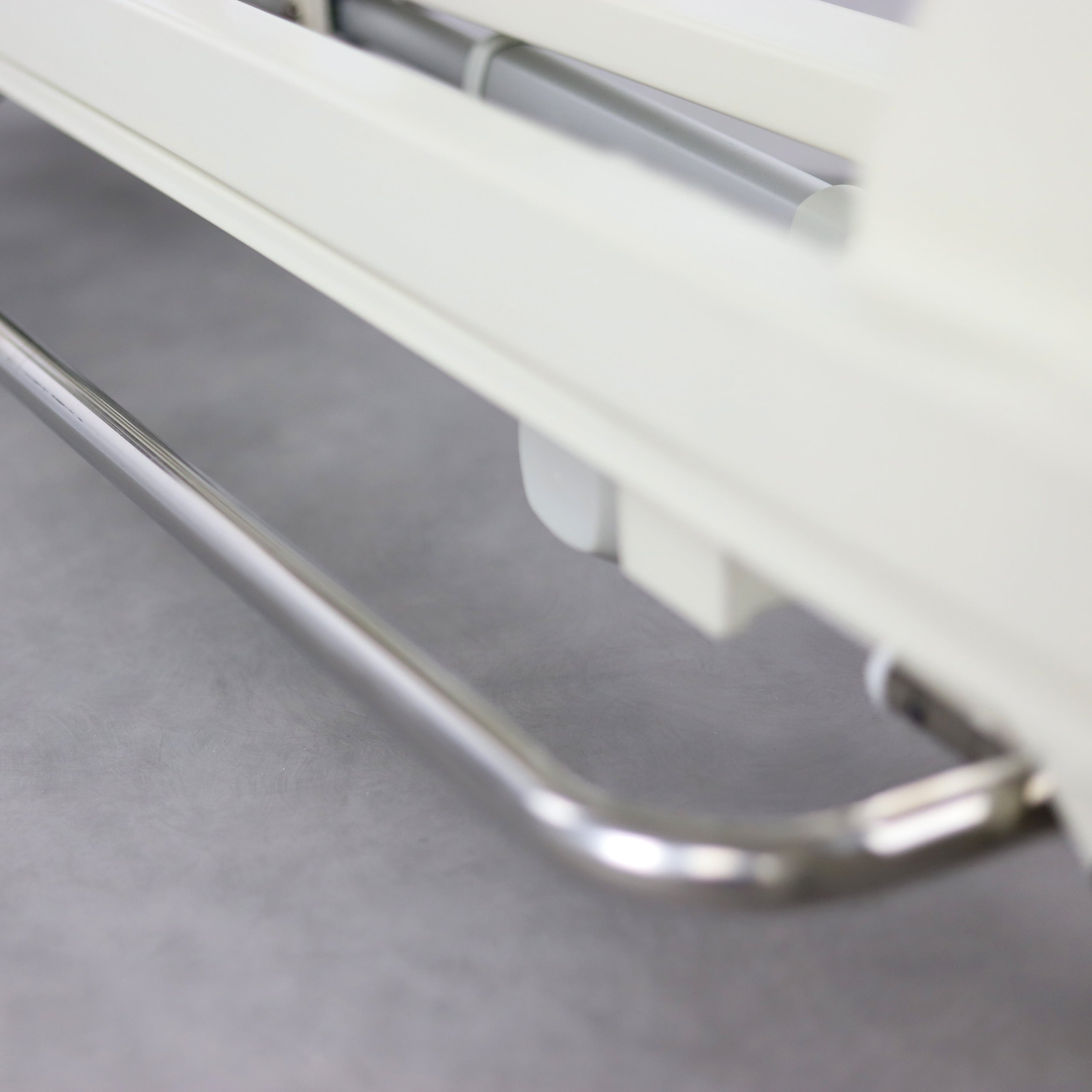 -10-Evero V4 ERGO therapy table, electric height adjustment with foot control bar, ERGO cushion, Touch Core k322 gray-10