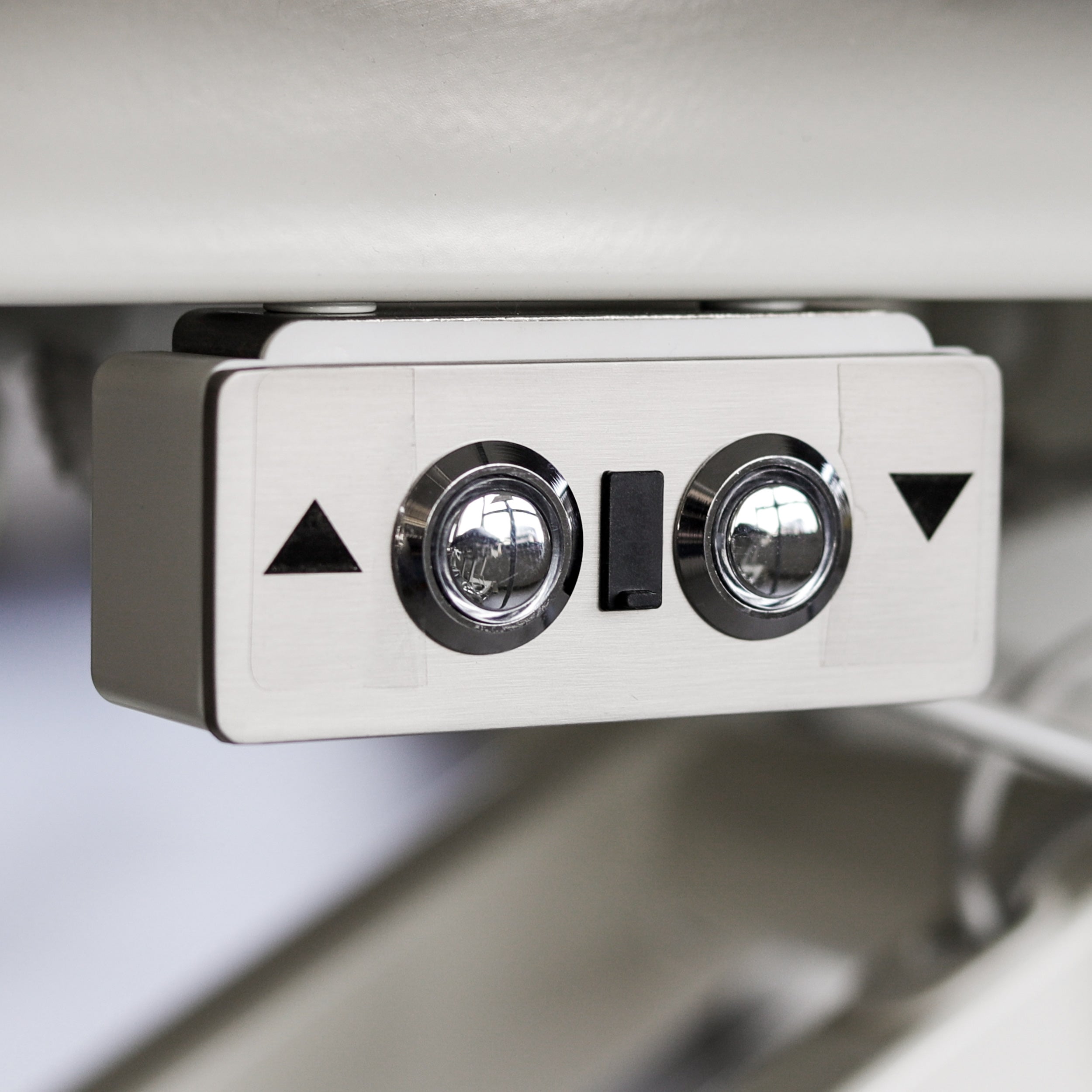 -11-Evero V4 ERGO therapy table, electric height adjustment with foot control bar, ERGO cushion, Touch Core k322 gray-11