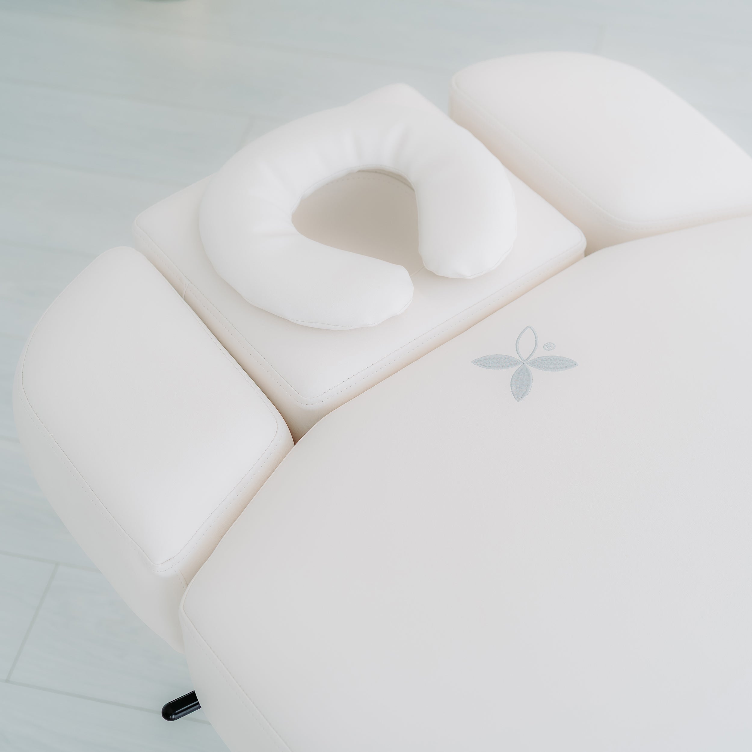 -10-Luxury beauty bed Eterna Gentle Flex k901 white  – 4 motors-10